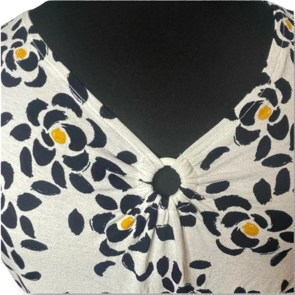 LANE BRYANT Stretch Tee - White Floral 10/12 - Picture 2 of 8